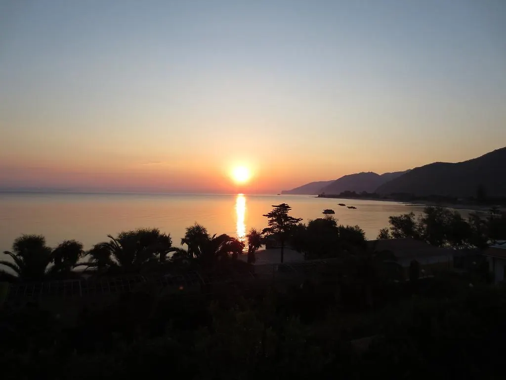 Testa Di Monaco Natural Beach Capo dʼOrlando